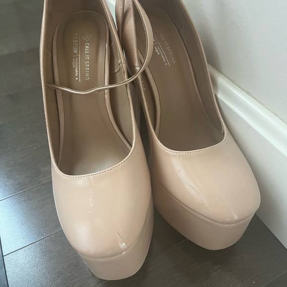 Call it Spring Kamilia Block Heels - Beige US size 6 (discontinued ! ) - Picture 6 of 7